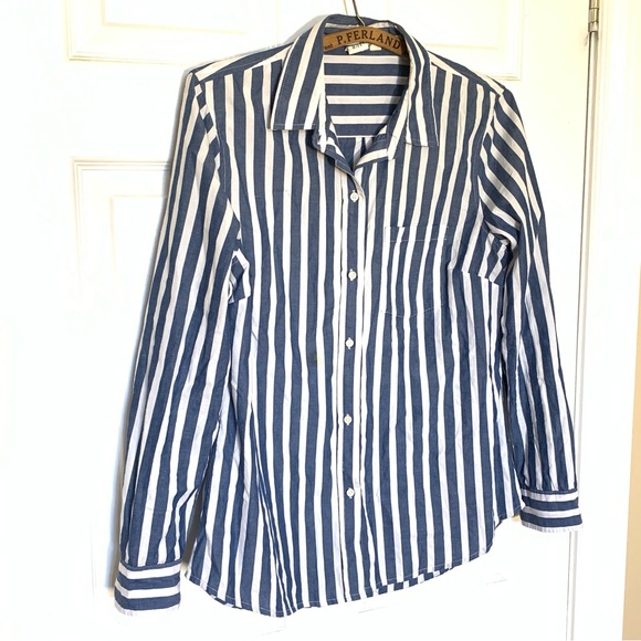 GAP Tops - GAP Navy White Striped Button-Up Shirt 100% Cotton Long Sleeve Women’s Medium